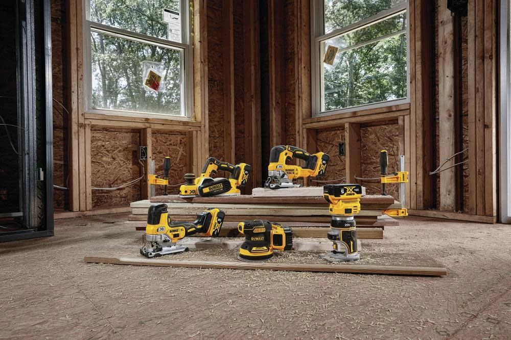 DEWALT 20V MAX XR 5 In Cordless Random Orbital Sander Kit (2.0Ah Battery) 8 DEWALT 20V MAX XR 5 In Cordless Random Orbital Sander Kit (2.0Ah Battery) - Image 6