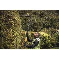 DEWALT 20V MAX* Lithium-Ion Cordless Pole Saw And Pole Hedge Trimmer Combo Kit -Dewalt 449A098C 5808 4335 962F B2E01F9D46E3 7