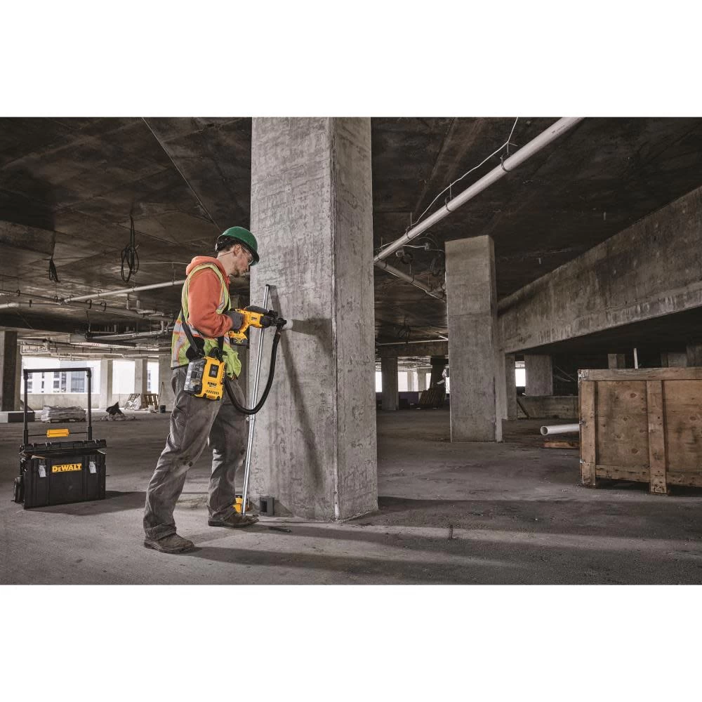 DEWALT 20V MAX* Brushless Universal Dust Extractor Kit 8 DEWALT 20V MAX* Brushless Universal Dust Extractor Kit - Image 6