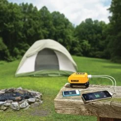 DeWalt DCB090 Power Source -Dewalt image 91b85590 2c63 4c8e 95b5 c27c3e1ef7e1