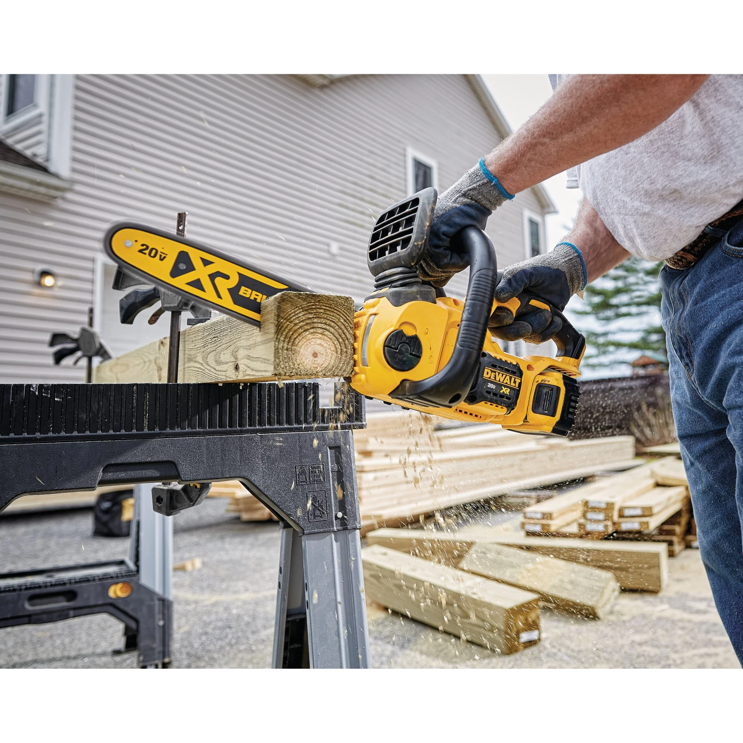 DeWalt DCCS620P1 Cordless Chainsaw Kit 5 DeWalt DCCS620P1 Cordless Chainsaw Kit - Image 3