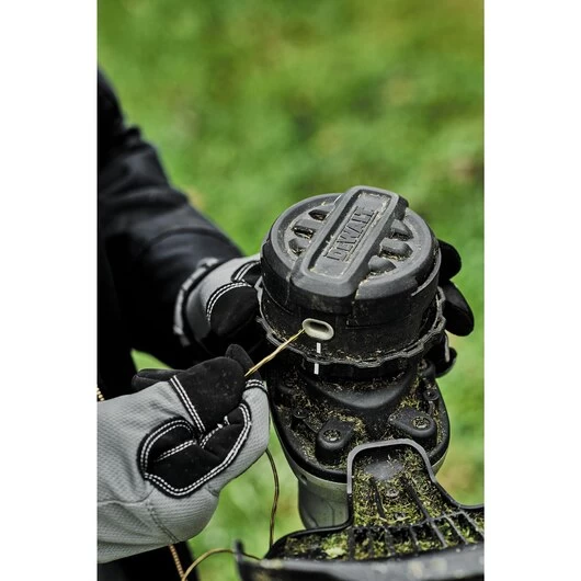 DeWalt DCST925M1 20V MAX 13" Cordless String Trimmer 9 DeWalt DCST925M1 20V MAX 13" Cordless String Trimmer - Image 7